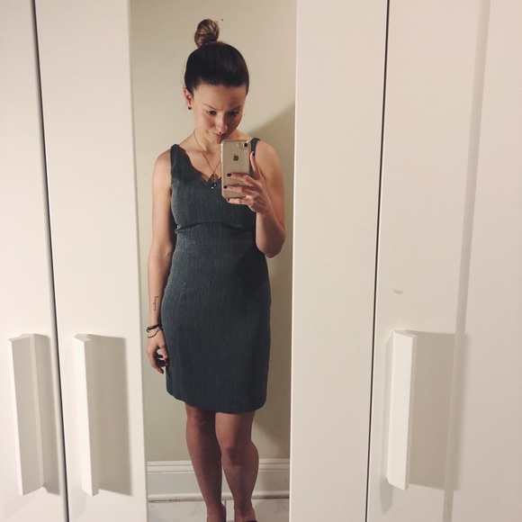 V collection dress - Picture 2 of 2